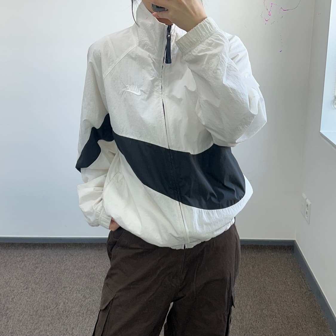 Nike 나이키 스몰로고 빅스우시 아이보리 바람막이 상품이미지1