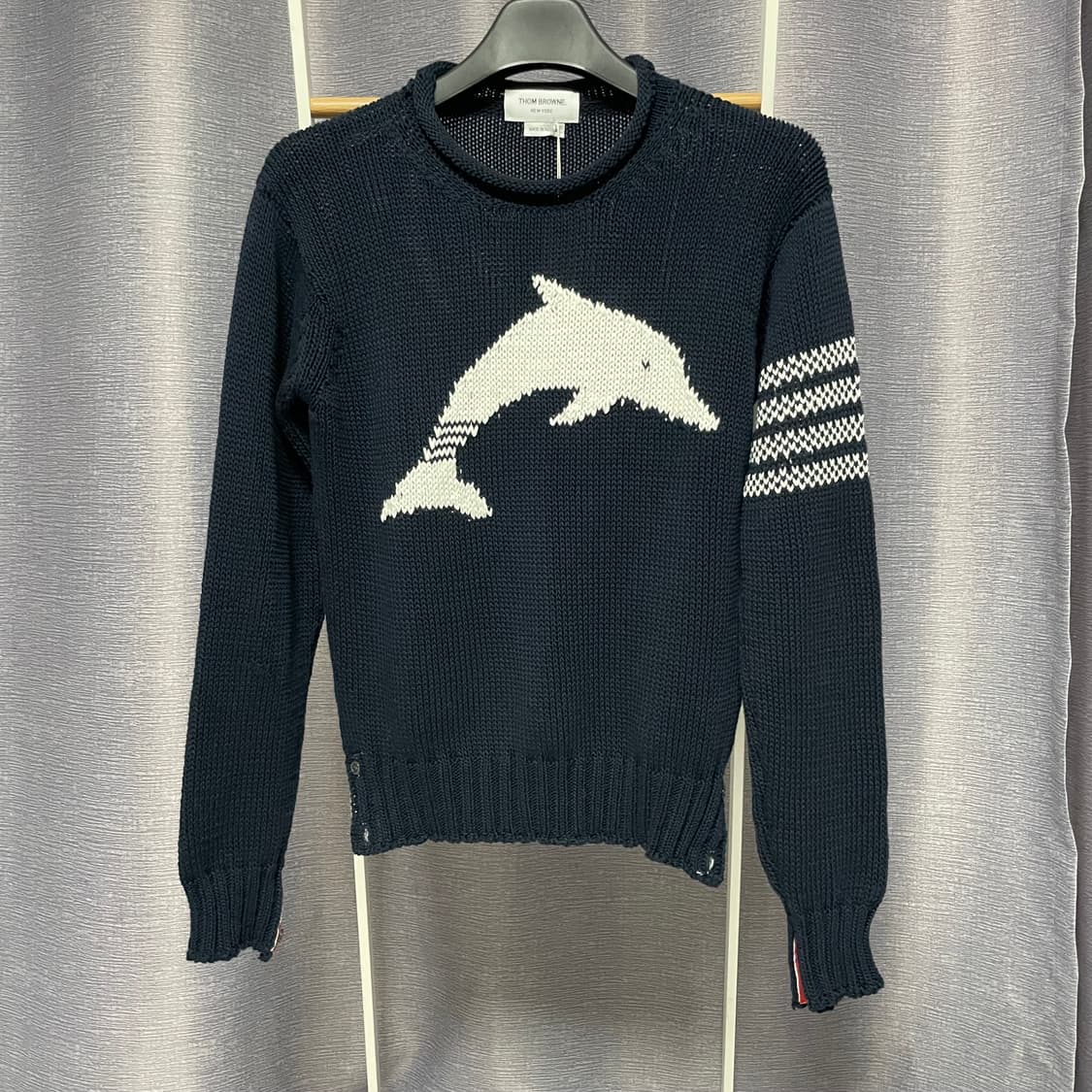 톰브라운 돌핀 사선완장 니트 네이비 2 사이즈 상품이미지1