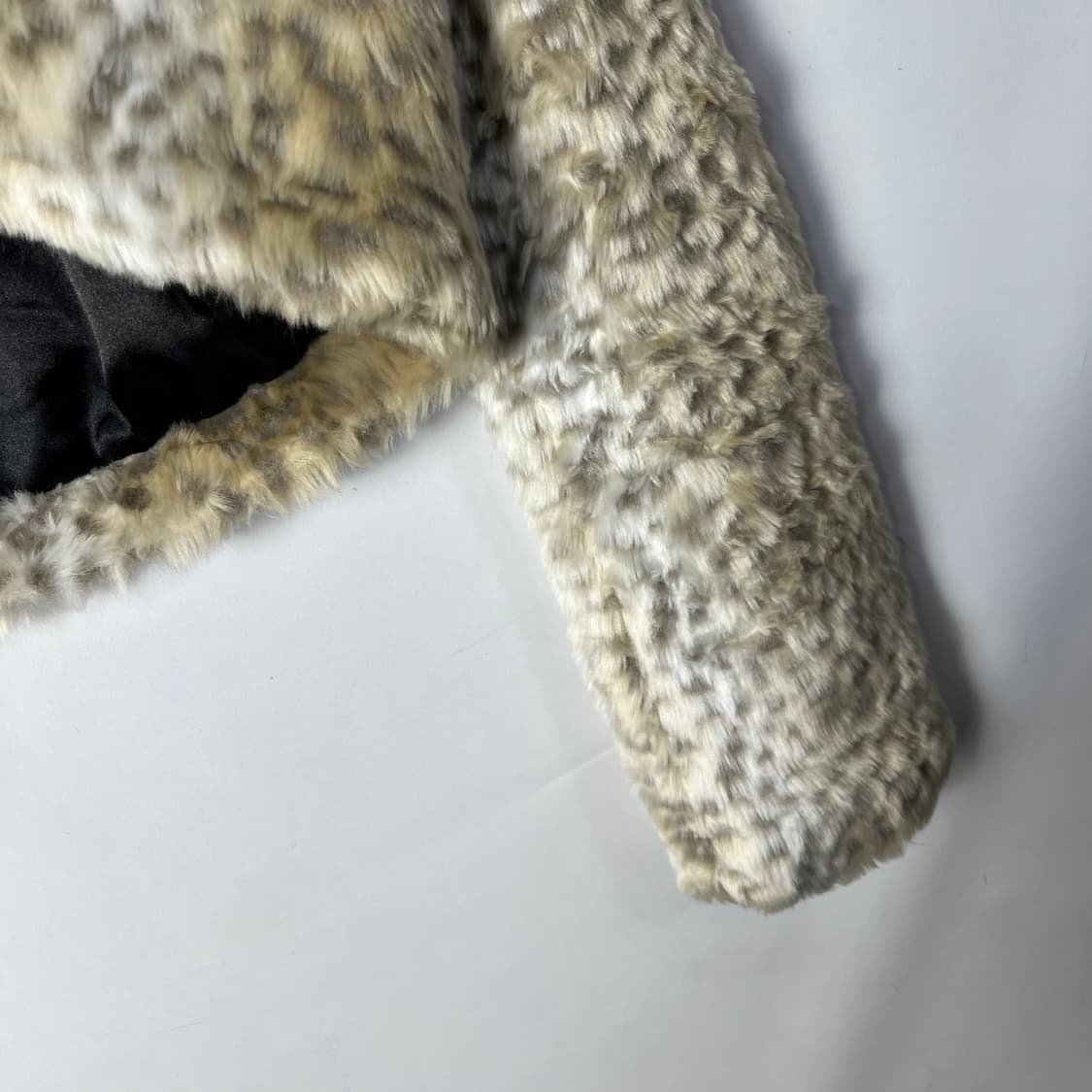 [ZELOS] 레오파드 크롭 퍼 자켓 상품이미지3