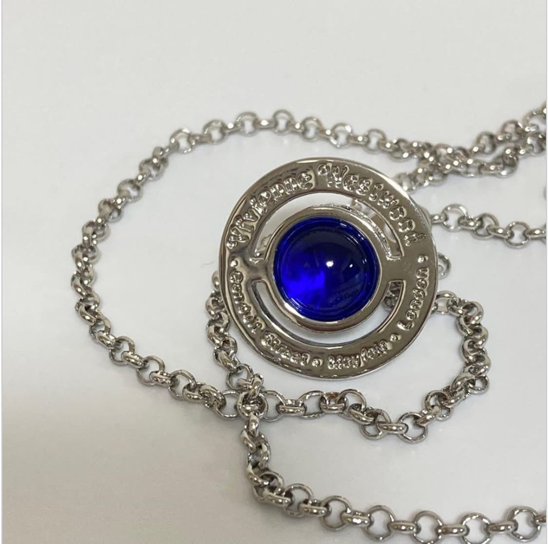 비비안웨스트우드 아카이브 블루크리스탈 3d orb 팬던트 목걸이 상품이미지3
