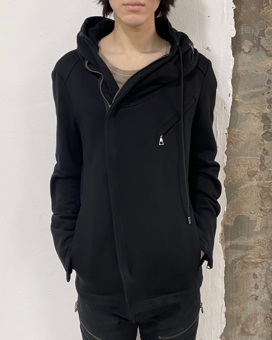 캐서린 햄넷 런던 비대칭 하이넥 자켓 상품이미지1