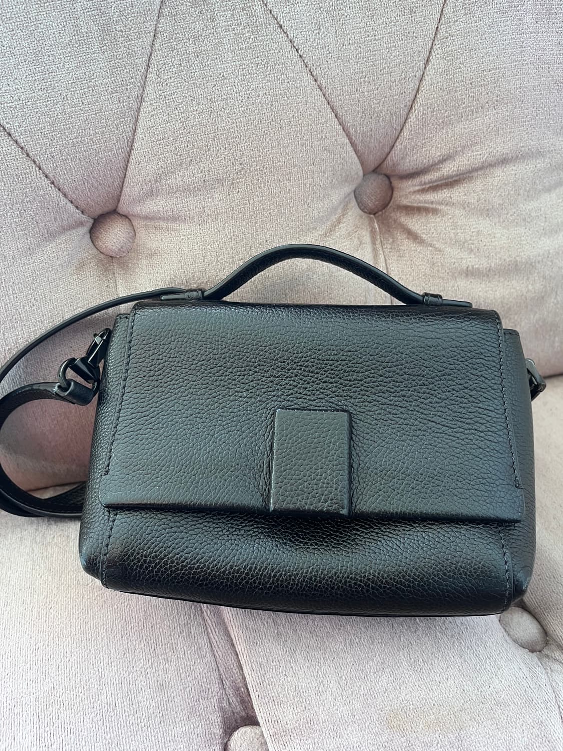 쿠론 럭키슈에뜨 천연가죽 블랙미니크로스백 상품이미지1