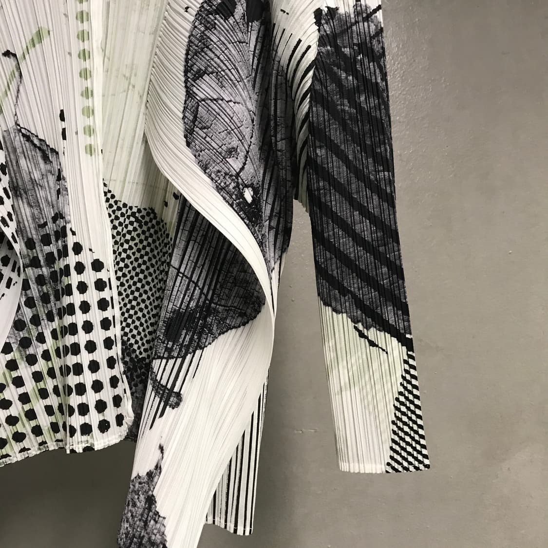 이세이 미야케 플리츠 플리즈 가디건 3(W) 상품이미지4