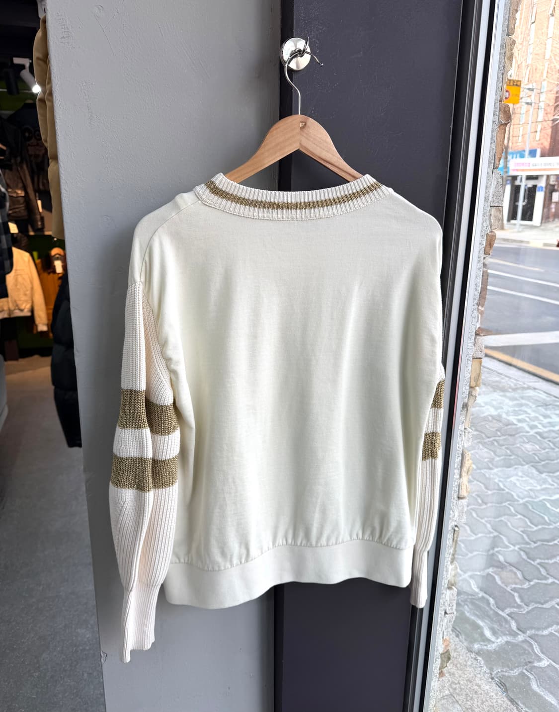 95~100/ 몽클레어 빅로고 스웻 니트 상품이미지7