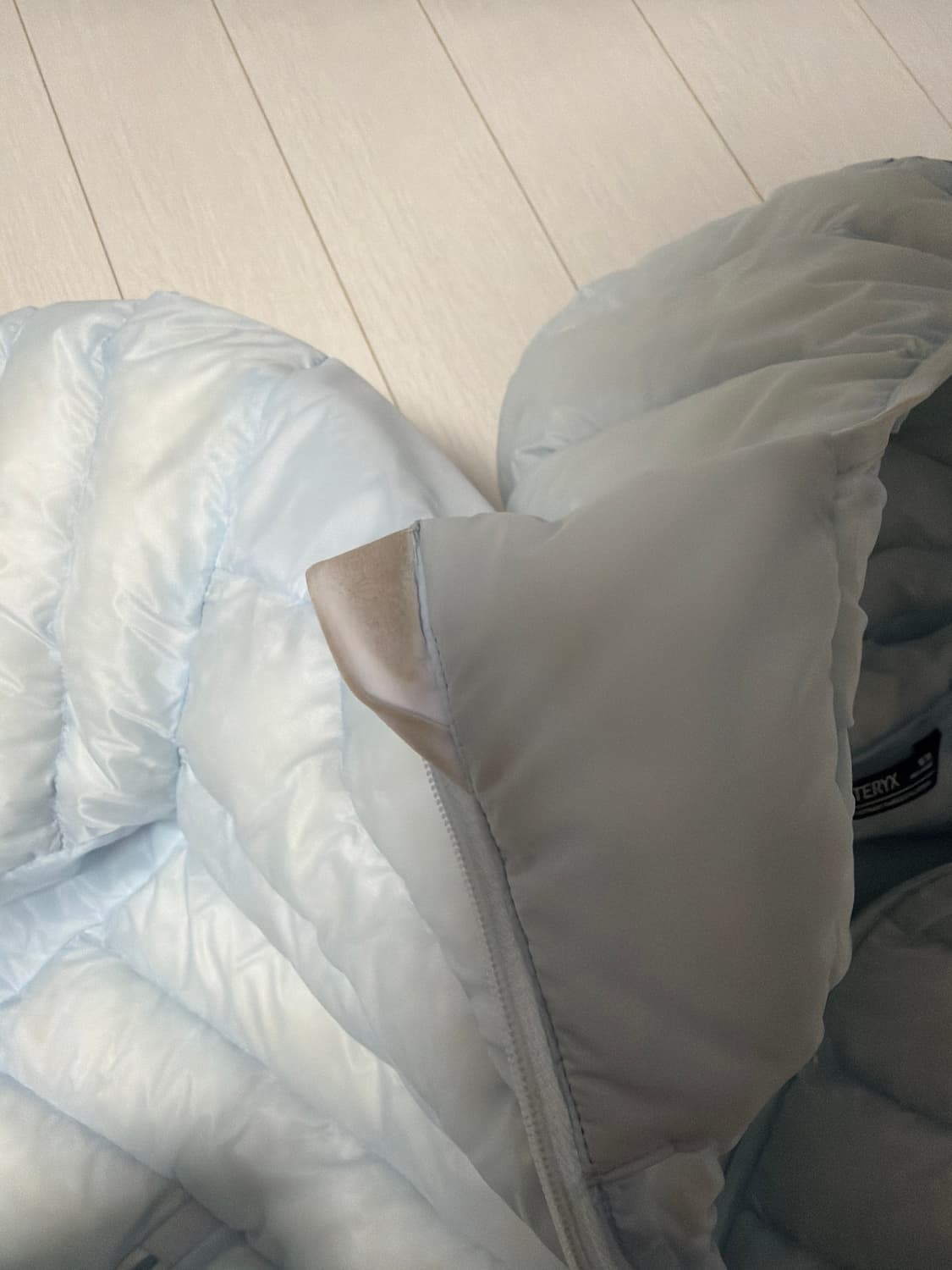 아크테릭스 경량패딩 상품이미지3