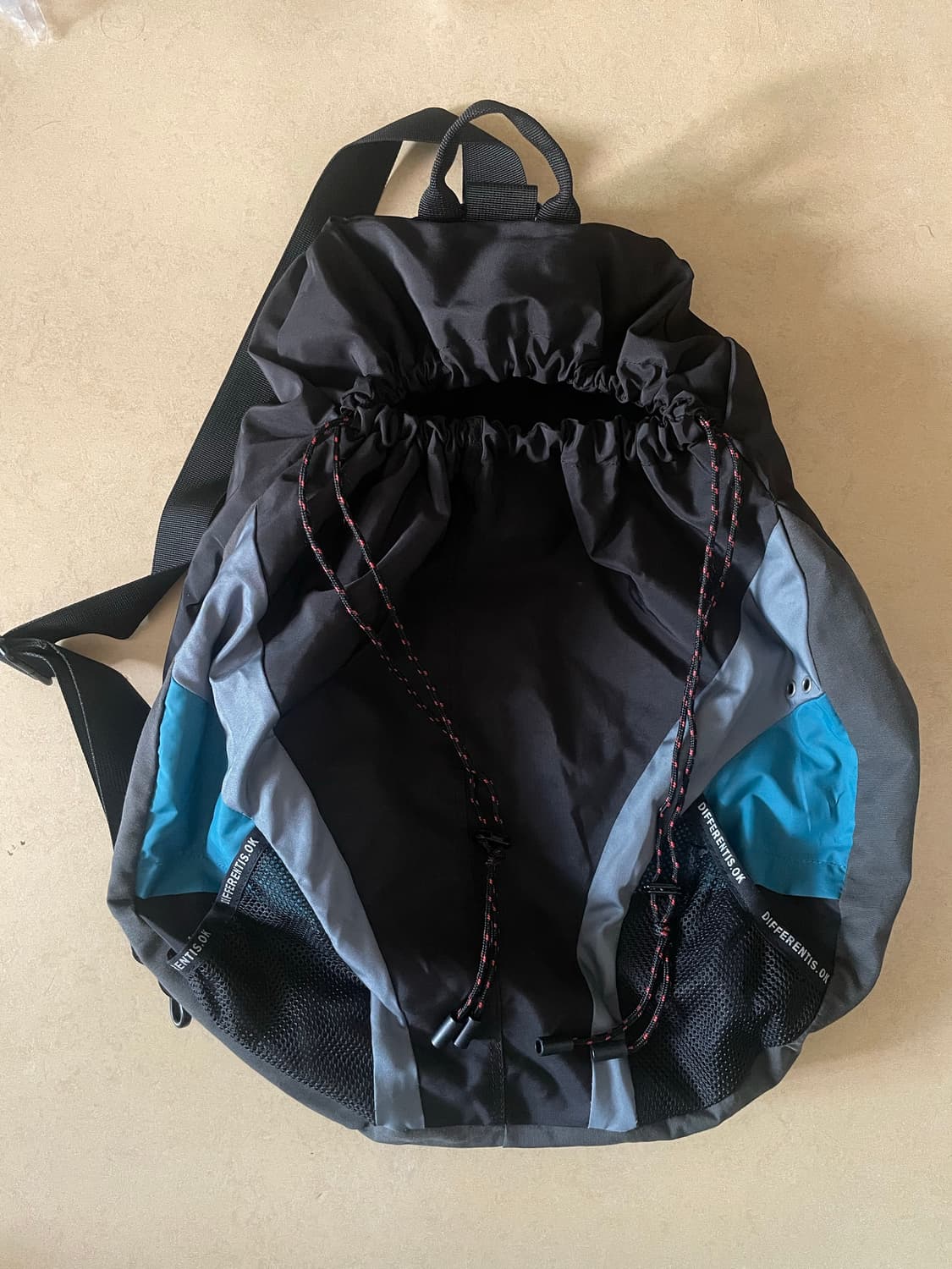 디퍼런티스 트래킹 슬링 백 상품이미지2