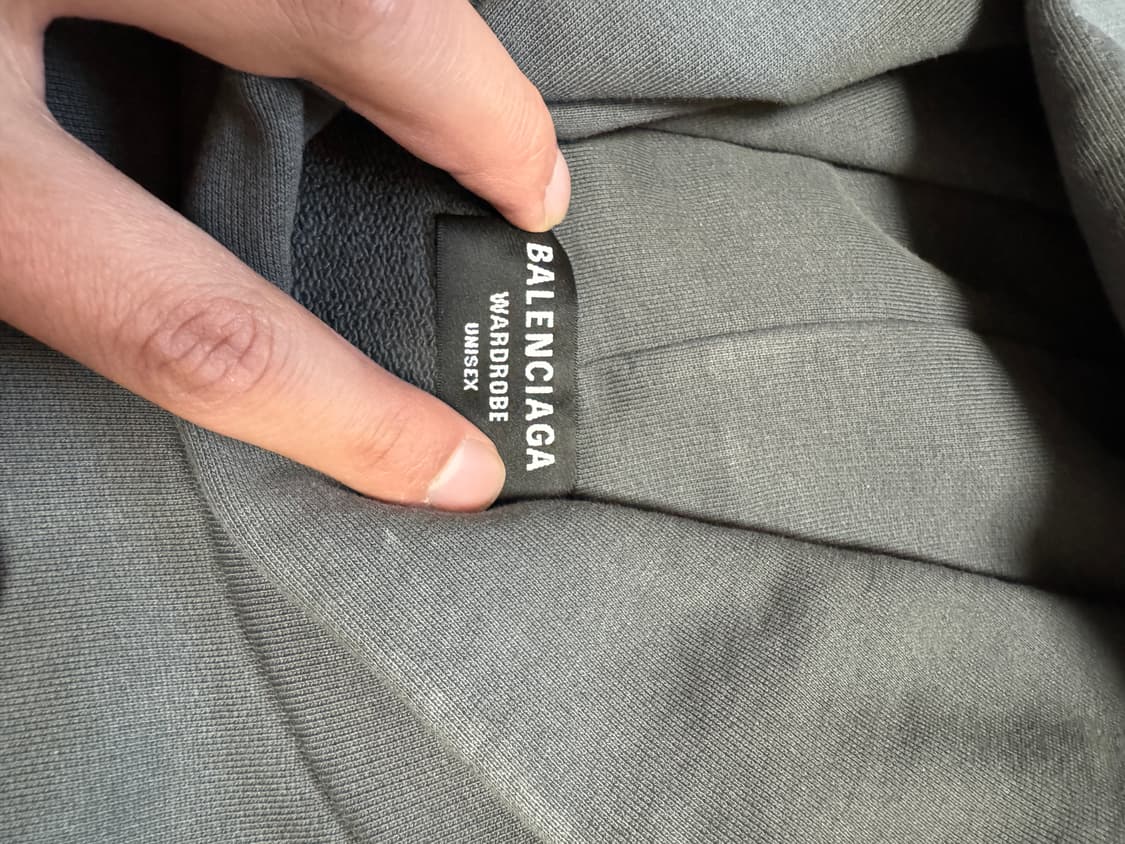 발렌시아가 웨이브로고 자수 후드티 새상품급 판매 상품이미지3