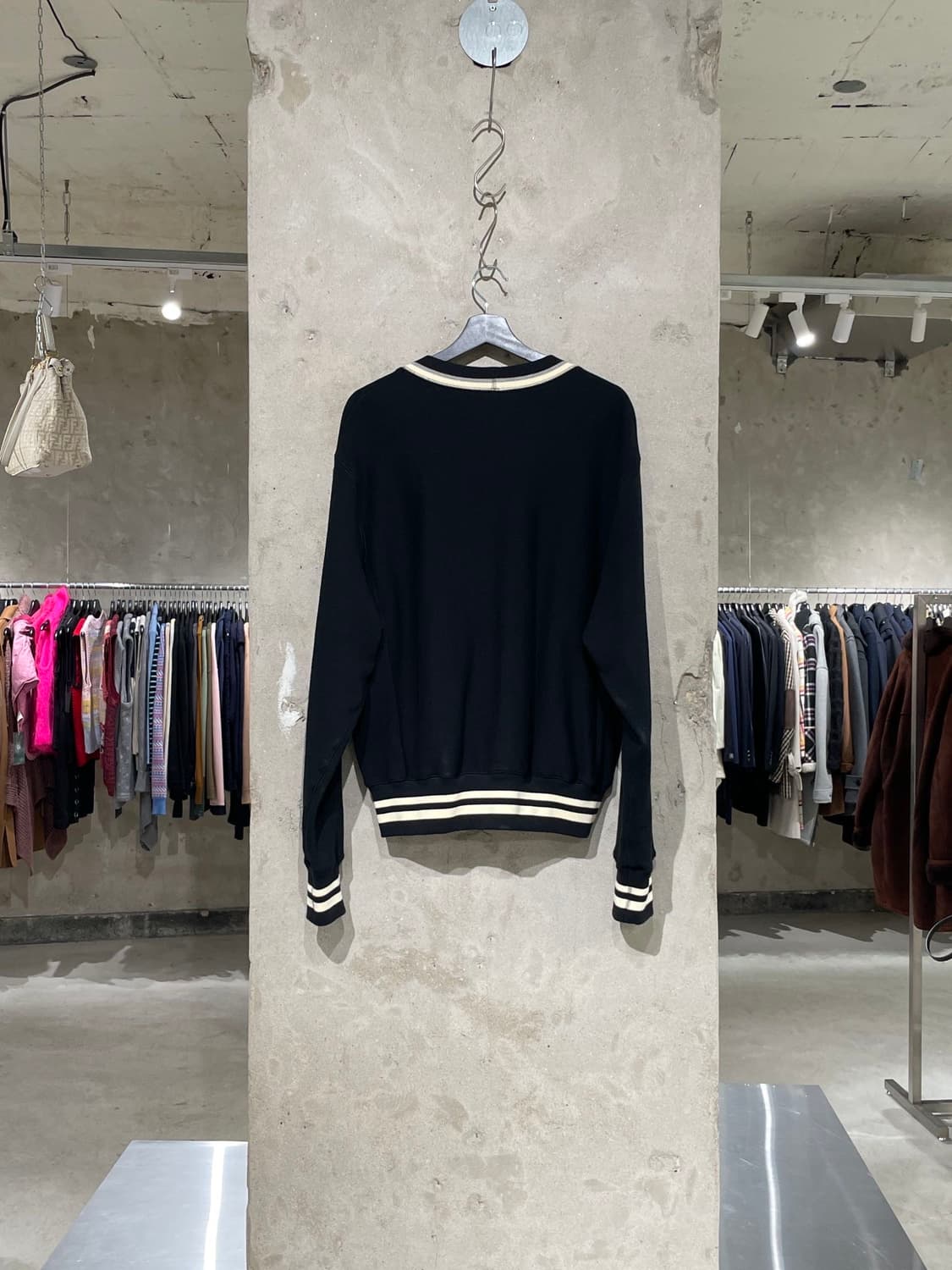 코키 24S/S 블랙 카우하이드 패치 스웻 가디건 상품이미지6