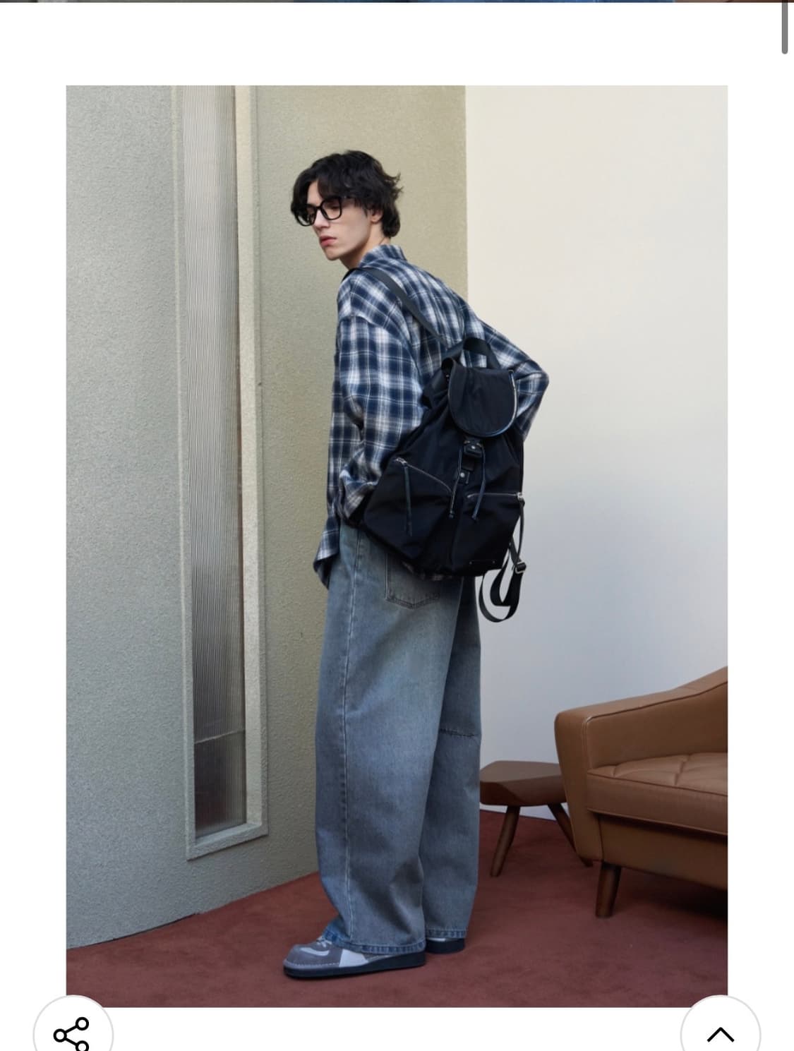 레더리 글로시 나일론 버킷 백팩 [BLACK] 판매 상품이미지4