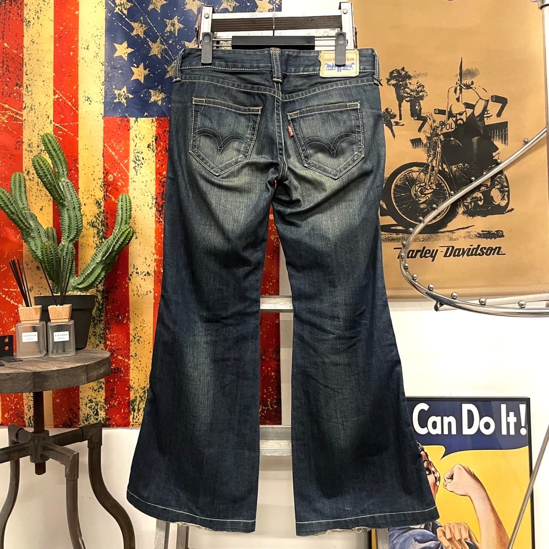 00s Levis 리바이스 제팬 라인 캣브러쉬 워싱 부츠컷 데님 팬츠  상품이미지2