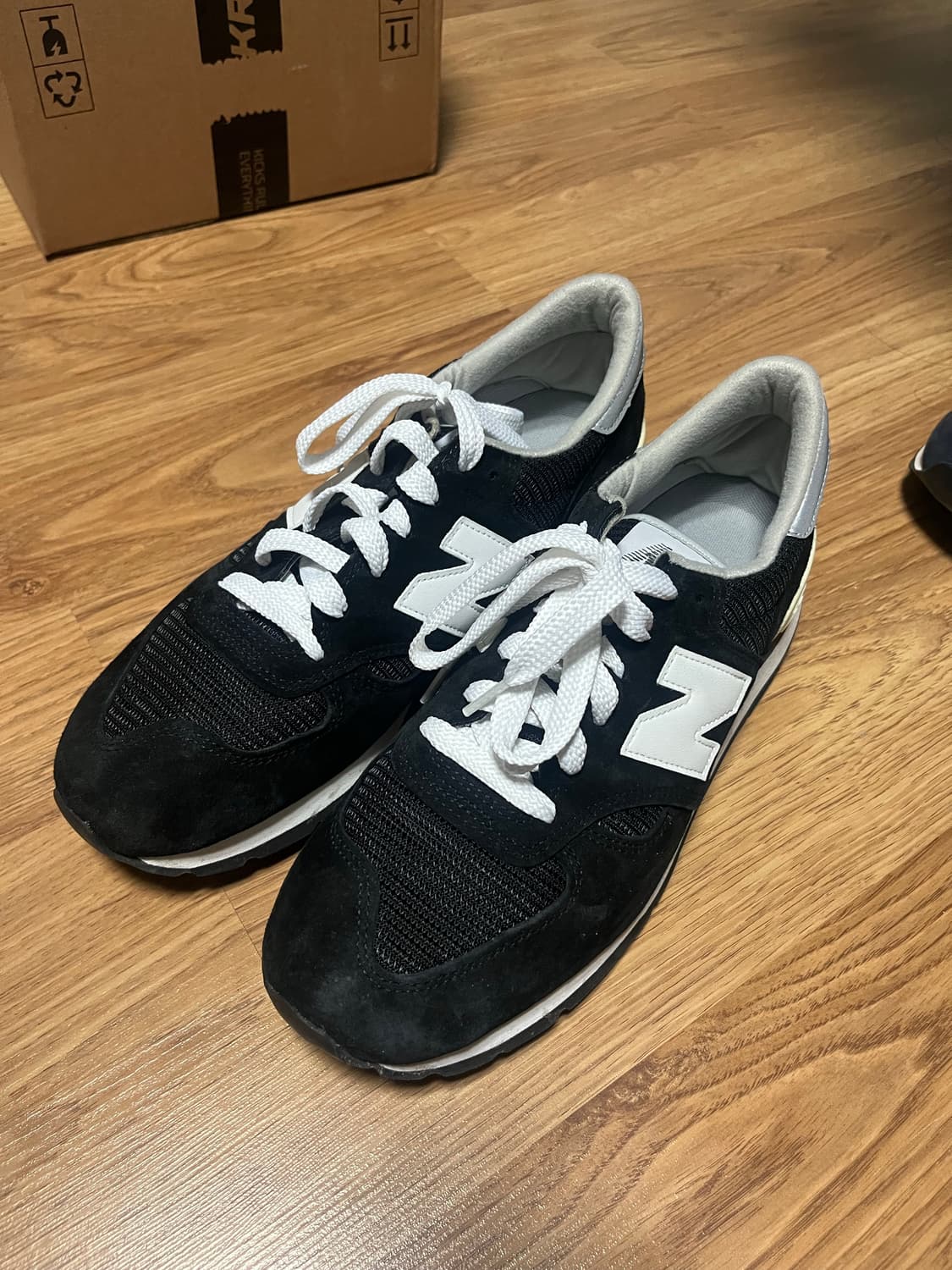 뉴발란스 m990 블랙 상품이미지2