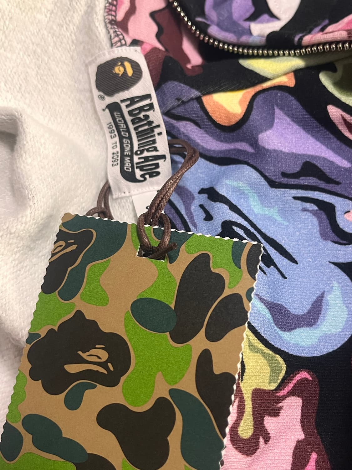 새상품급) 베이프 아트 카모 샤크 후드집업 상품이미지3