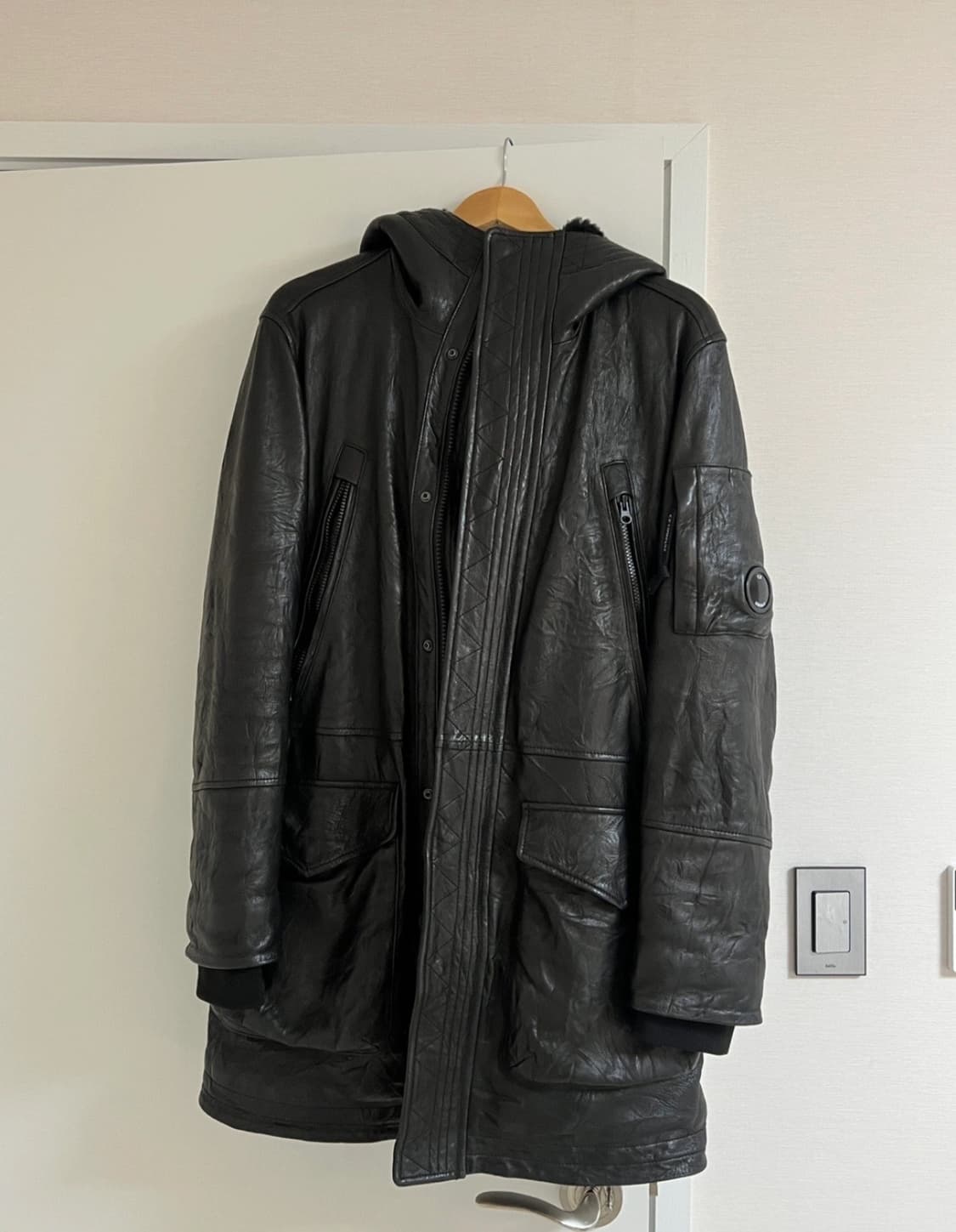 Cp컴퍼니 가죽 코트 L 상품이미지1