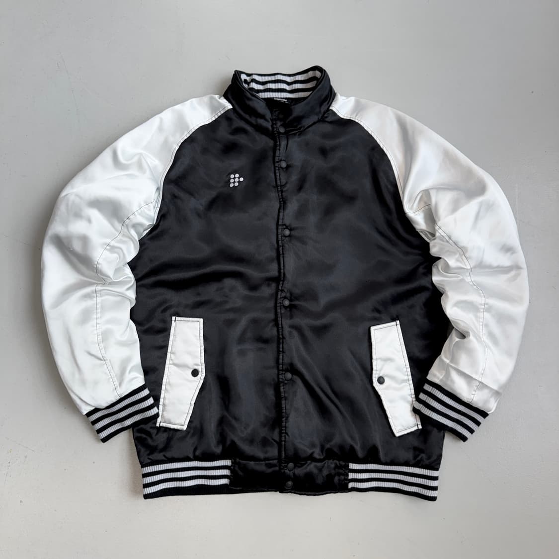 아디다스 00s 제팬 빅로고 올드스쿨 사틴 바시티 점퍼 자켓 상품이미지2