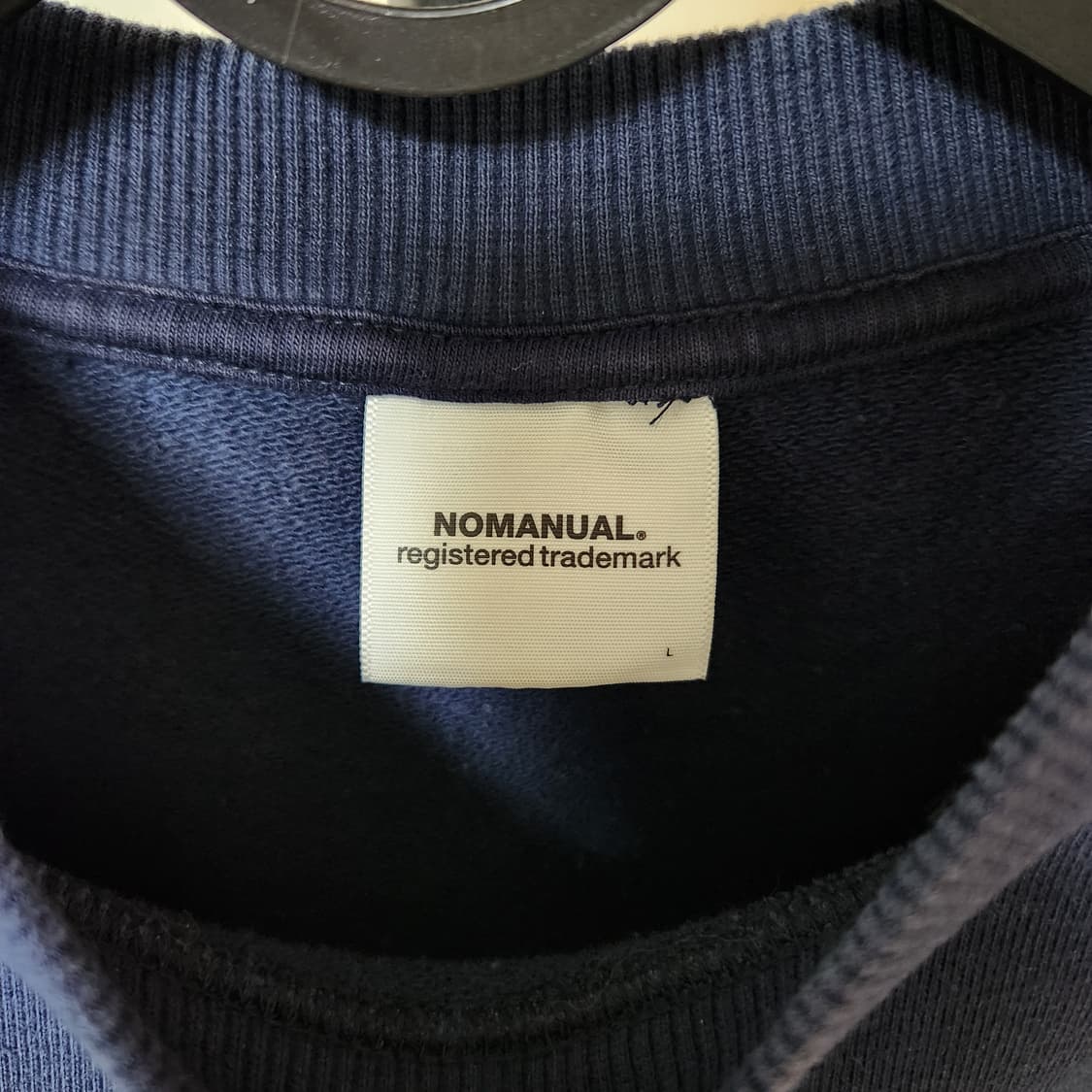 노매뉴얼 네이비 맨투맨 L 상품이미지2
