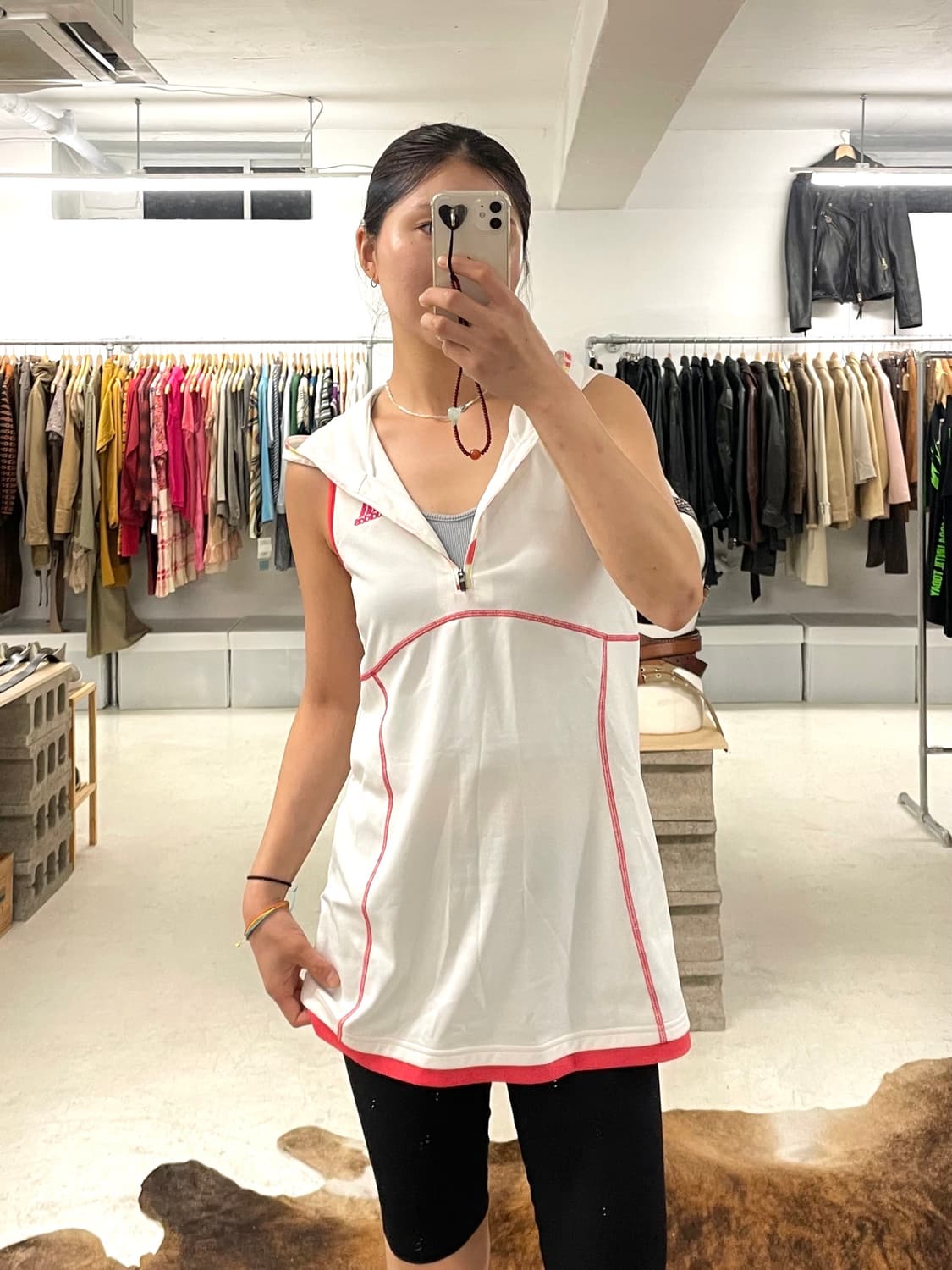 ADIDAS sleeveless hood top 아디다스 슬리브리스 후드 상품이미지1