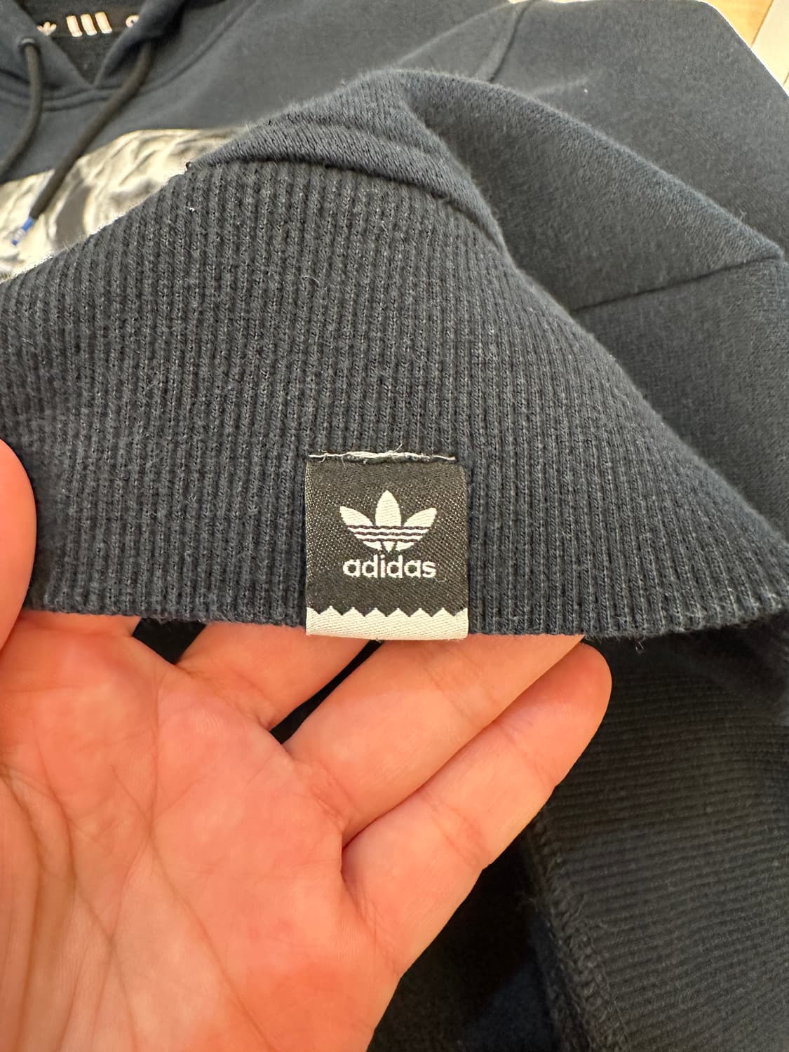 100) 아디다스 블랙 기모 후드티 트레포일 프린팅 상품이미지4