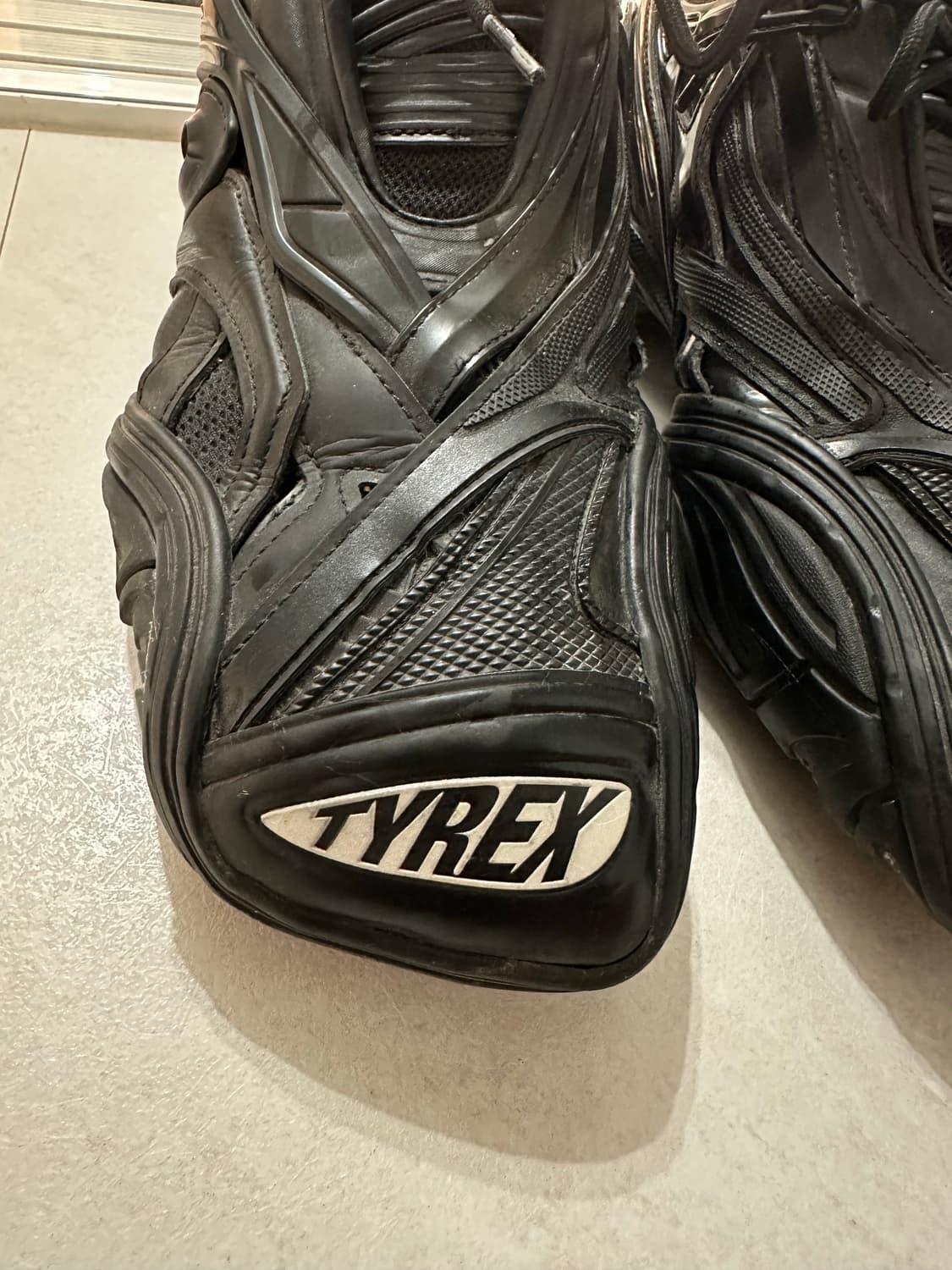 (44)발렌시아가 타이렉스 상품이미지2