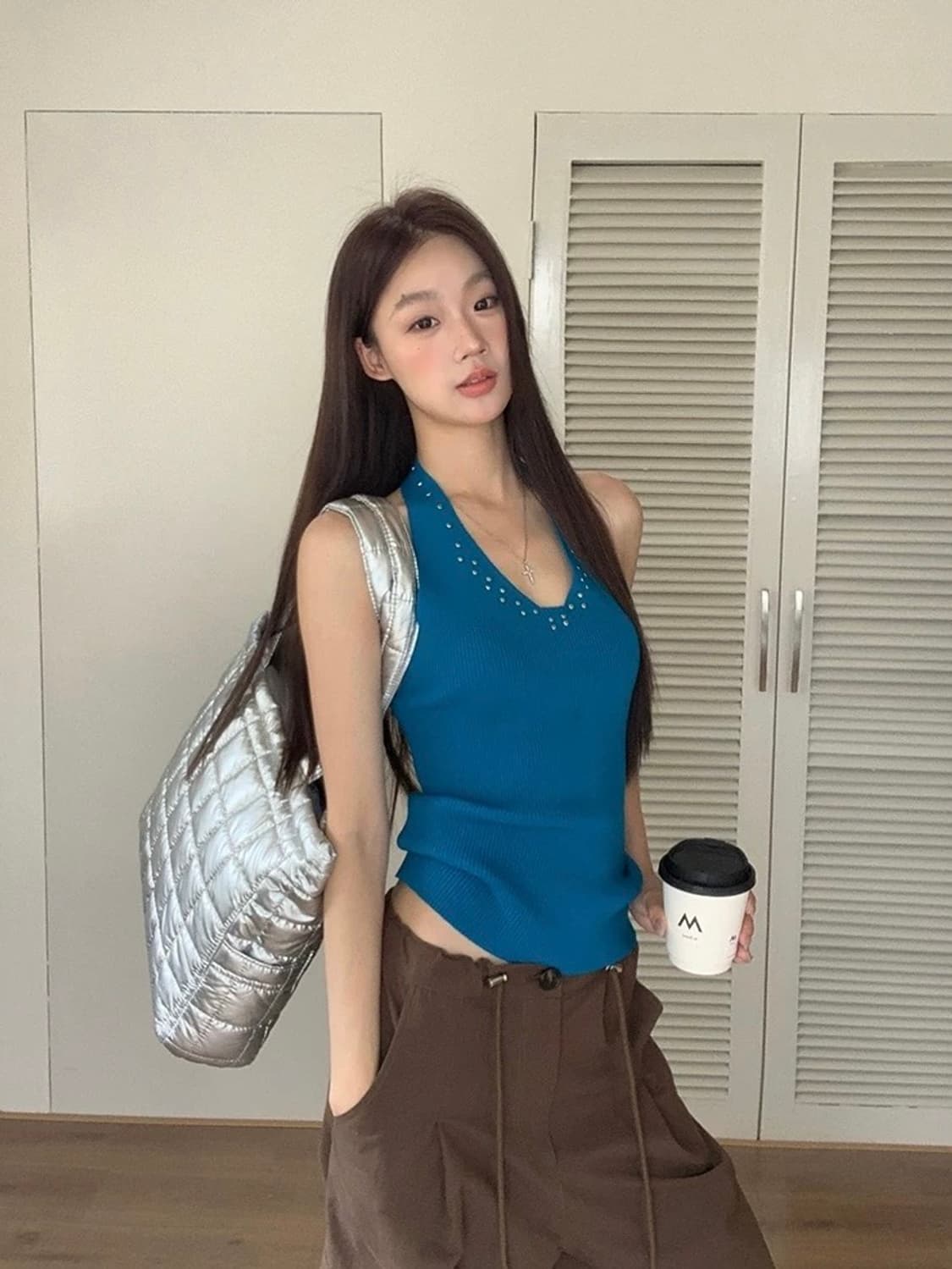 블루 펀칭 홀터넥 나시 상품이미지1