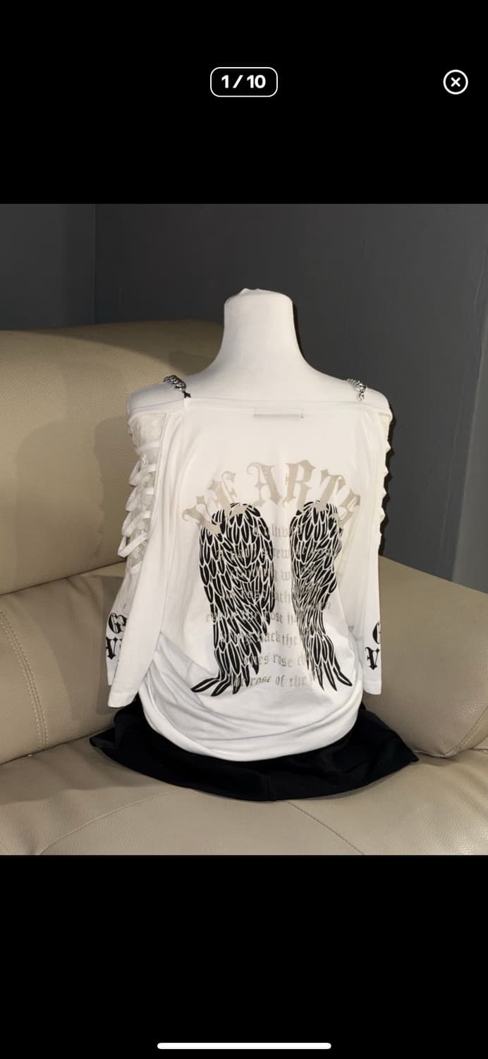 Dig deep wings detail off-shoulder top 상품이미지1