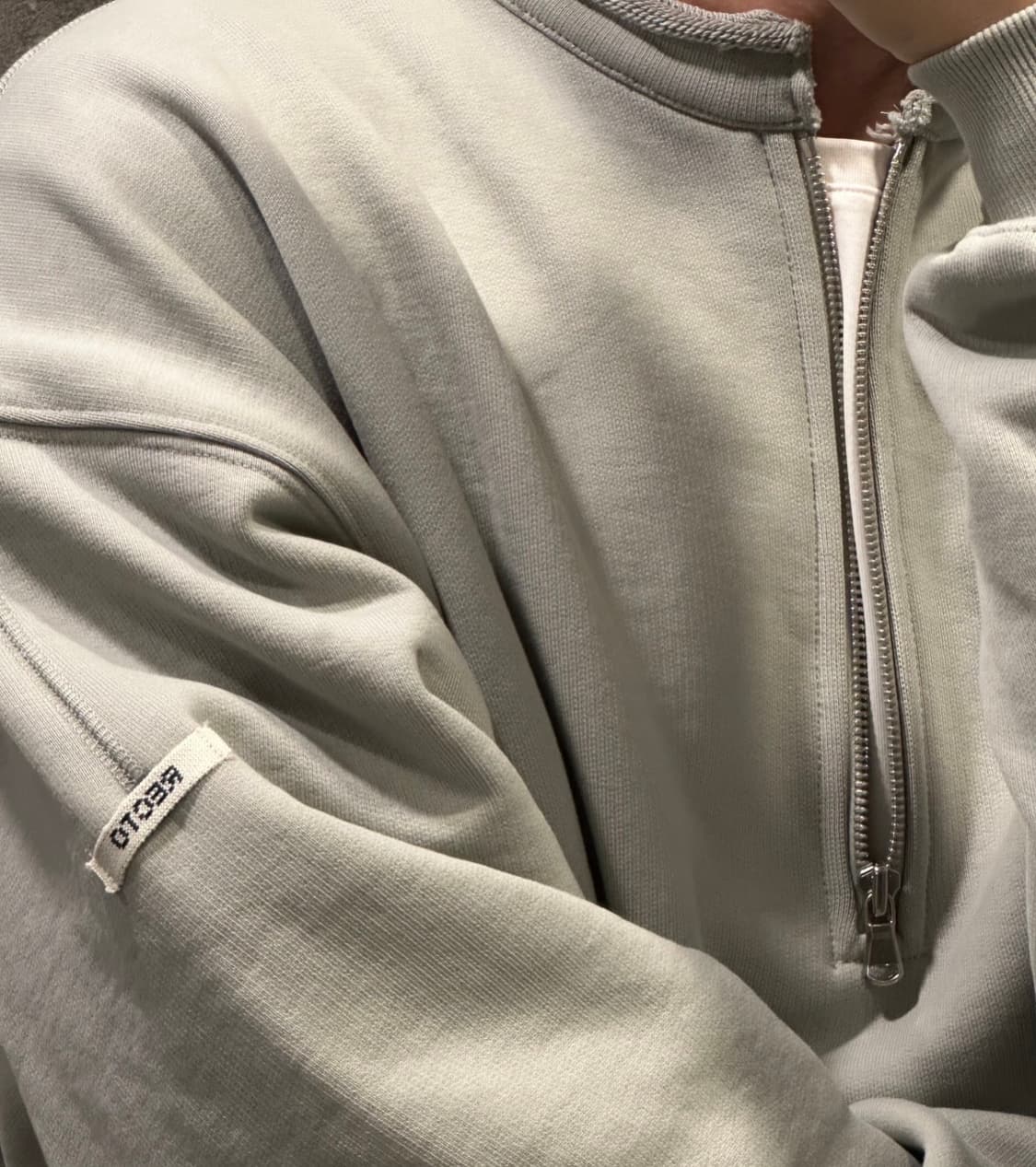 렉토 로우엣지 스탠드카라 하프집업 그레이쉬 카키 상품이미지4