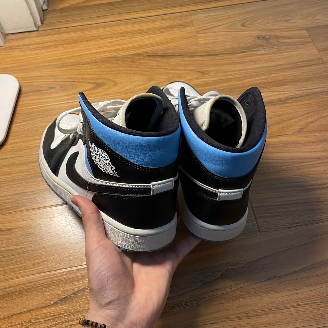 (W265) 조던1 미드 유니버시티 블루 상품이미지3