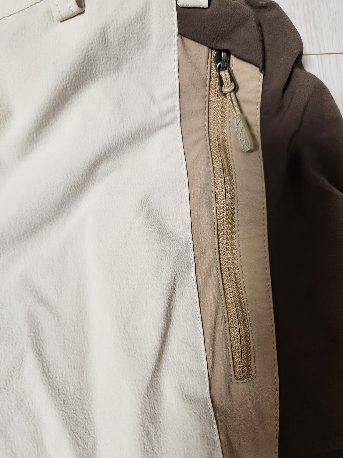 네파 여성 등산바지 사이즈m

오염 하자없이 깨끗해요^^

세탁해뒀어요  상품이미지2