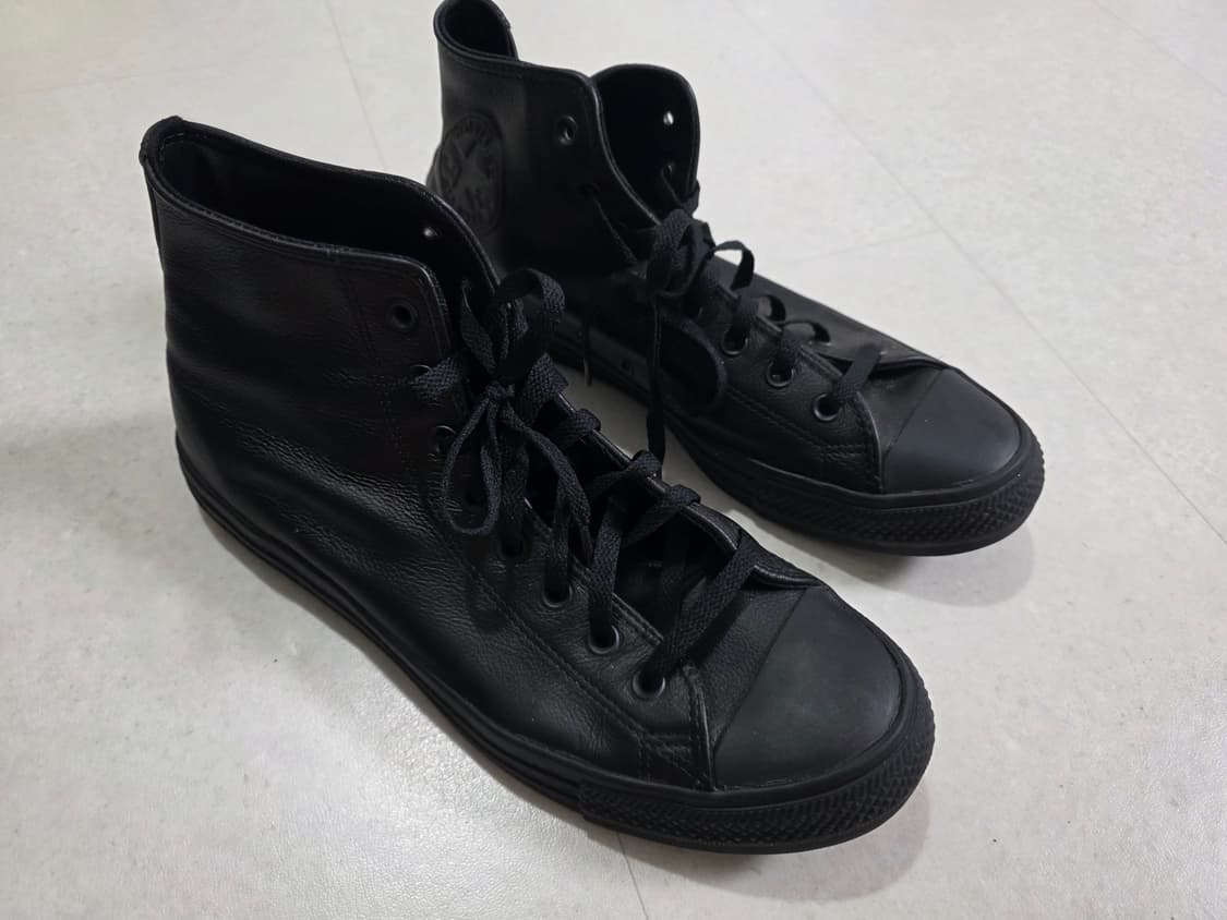 컨버스 블랙 레더 하이 스니커즈 300 상품이미지2