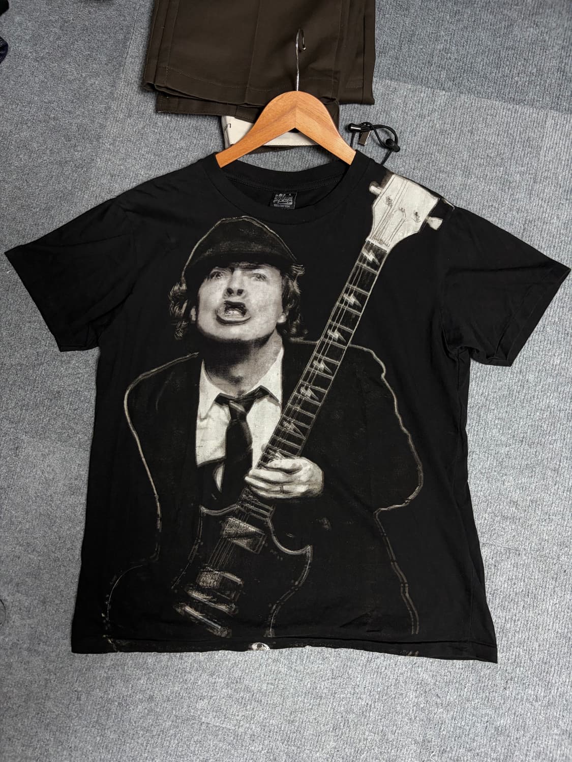 90s 빈티지 앵거스 영 머천 밴드티 상품이미지1