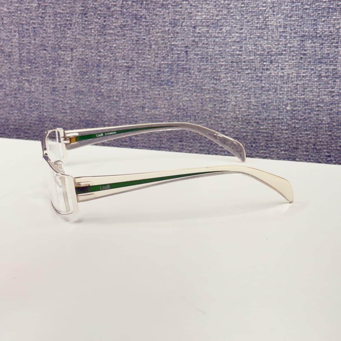 스포티한 무드의 실버 메탈 안경 상품이미지4