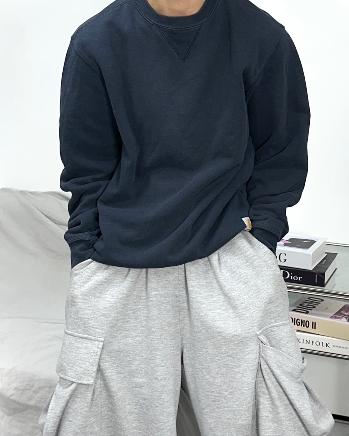 칼하트 네이비 미드웨이트 맨투맨 S 상품이미지1