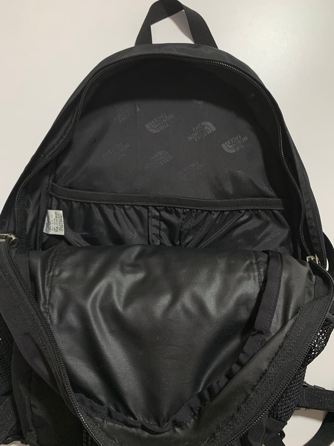 노스페이스 에센셜 블랙 백팩 상품이미지6