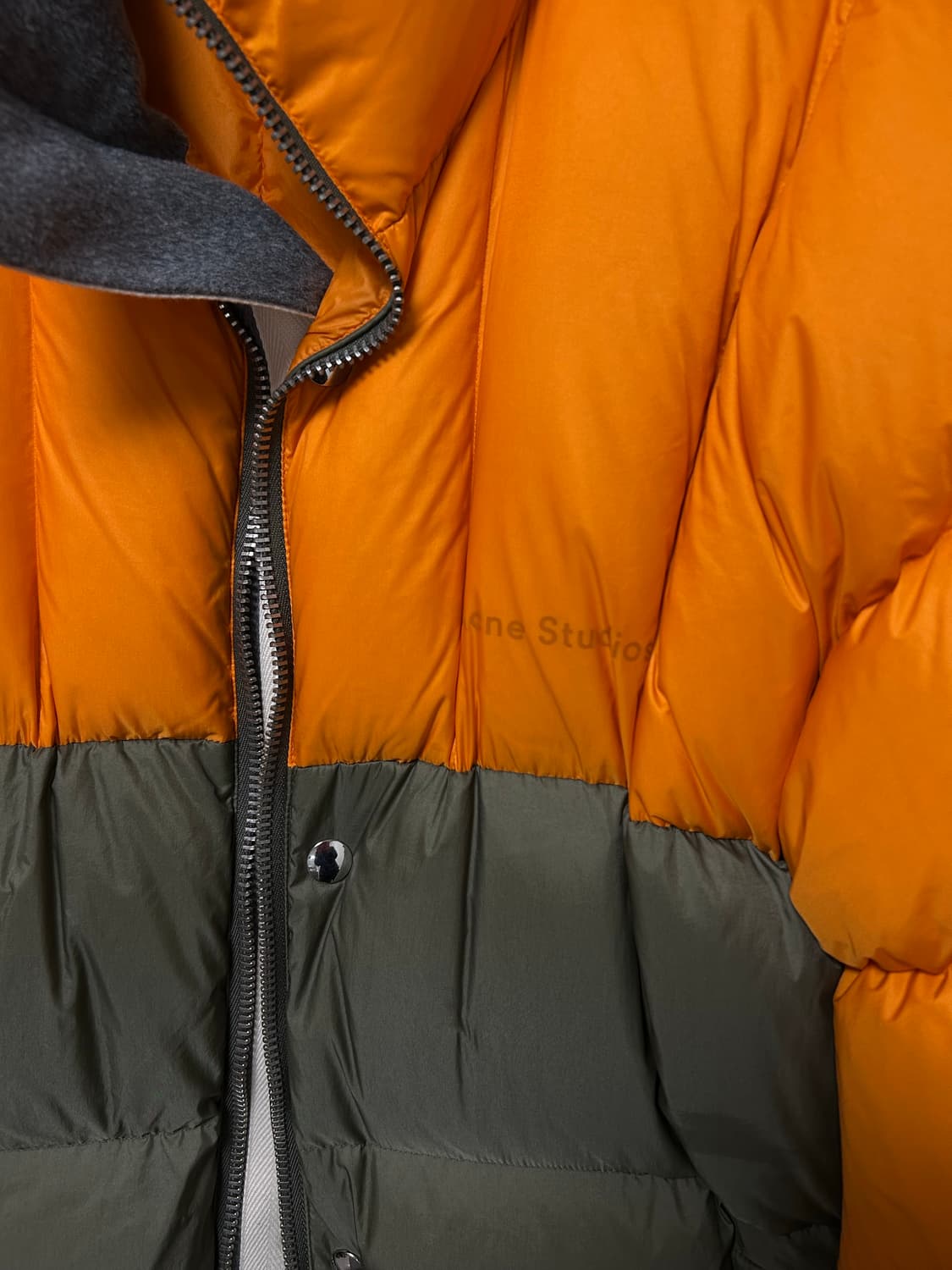 아크네스튜디오 덕다운 판매합니다 상품이미지3