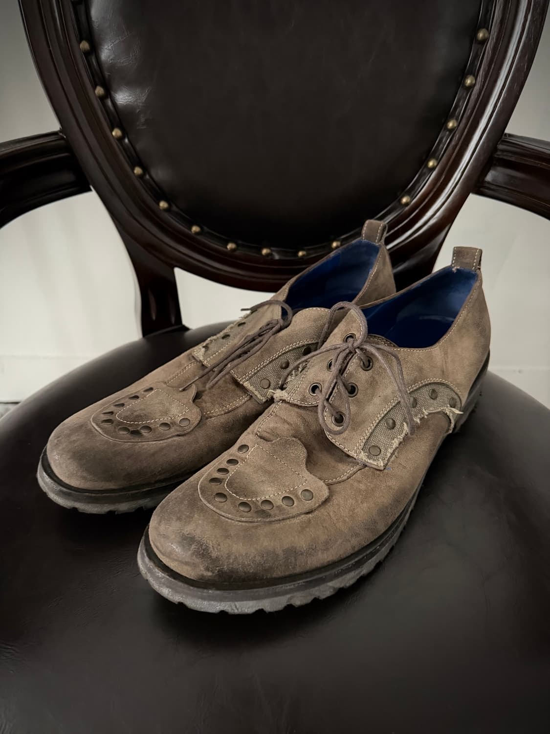 Visaruno stud detail shoes 상품이미지1