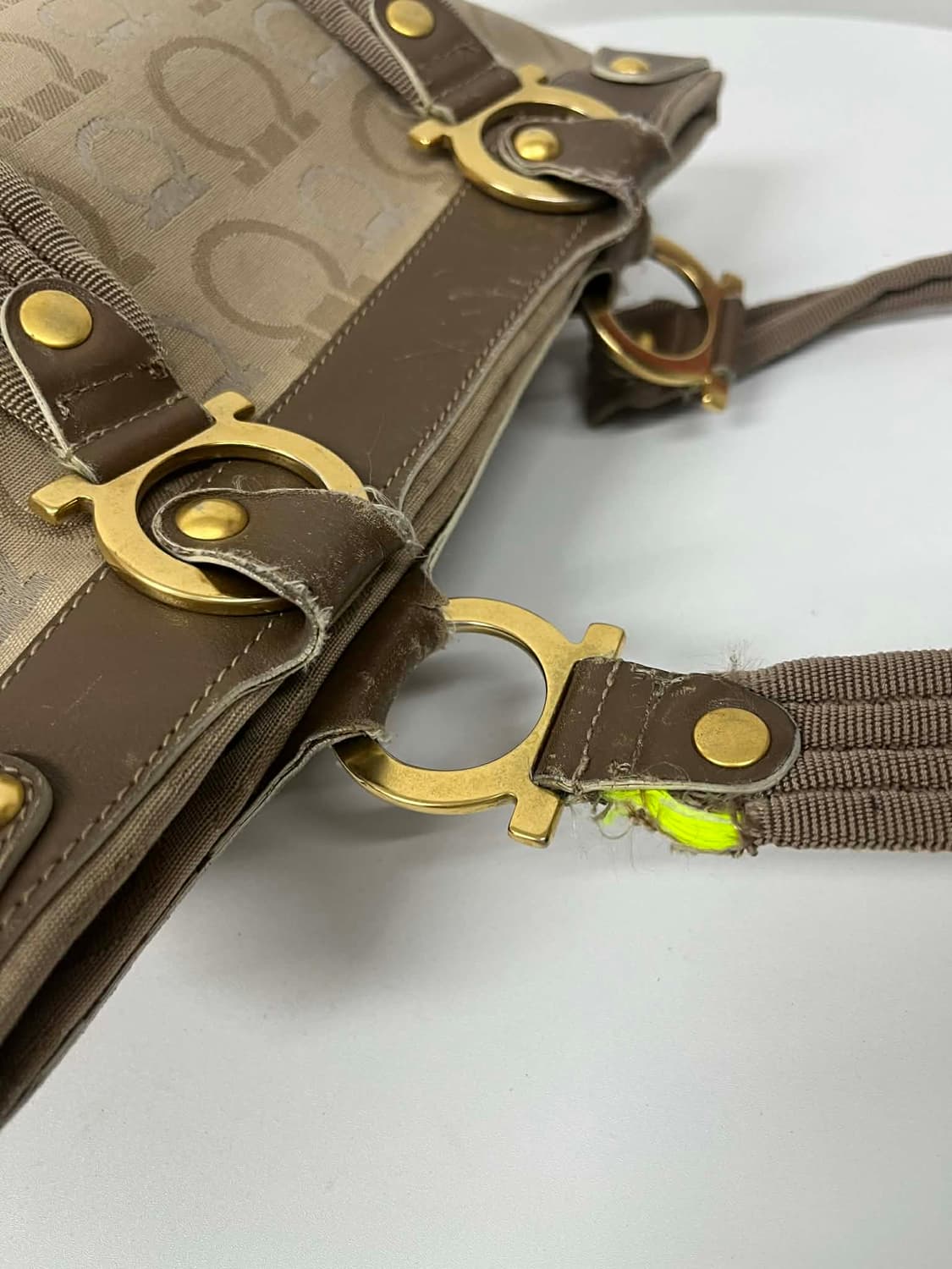 살바토레 페라가모 간치니 자카드 숄더 토트백 상품이미지9