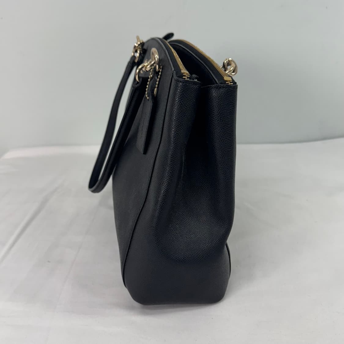 코치 블랙 레더 숄더백 상품이미지2