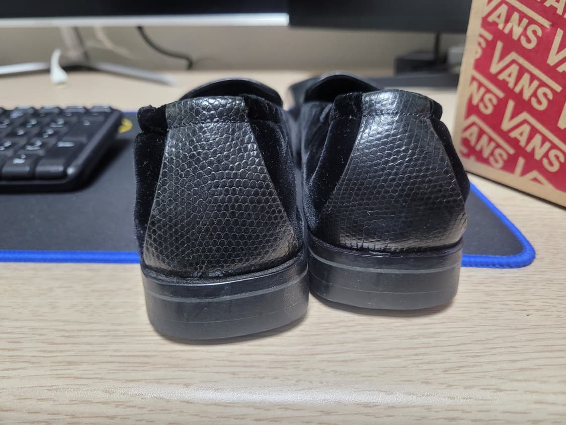 구찌 여성 구두 블랙 벨벳 로퍼 36 정품 상품이미지4