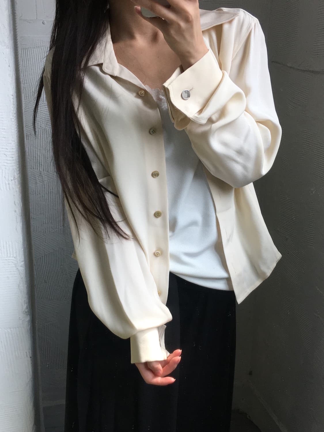 살바토레 페르가모 베이지 컬러 실크 셔츠 상품이미지2