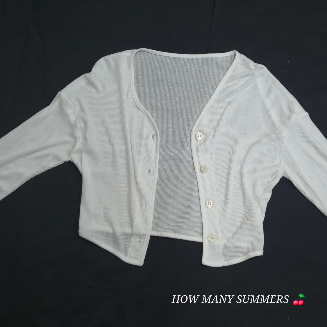 ​Y2K 하이틴 룩 슬림핏 골지 크롭 가디건 화이트 숏 브이넥 상품이미지3