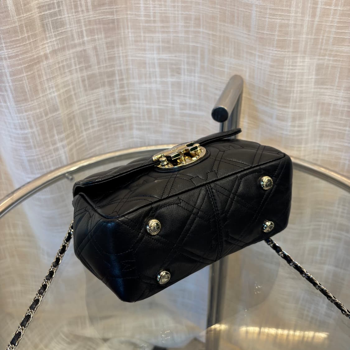 정품 메트로시티 퀄팅 크로스백     상품이미지9