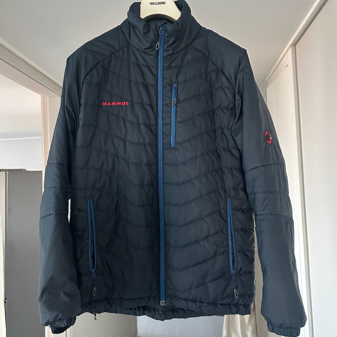 마무트 Mammut 네이비 패딩 자켓 L 상품이미지1