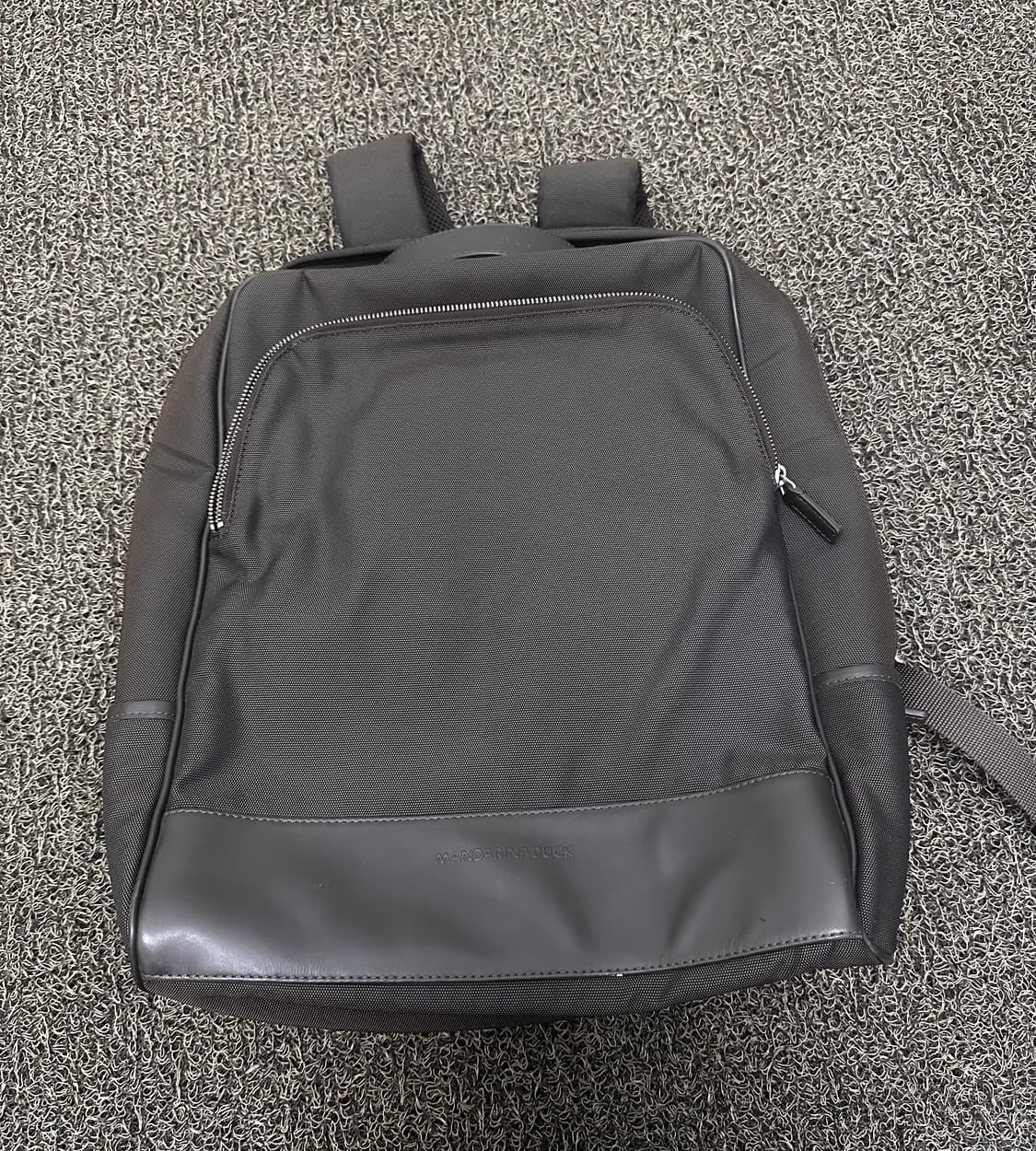 만다리나덕 백팩 브라운 상품이미지1