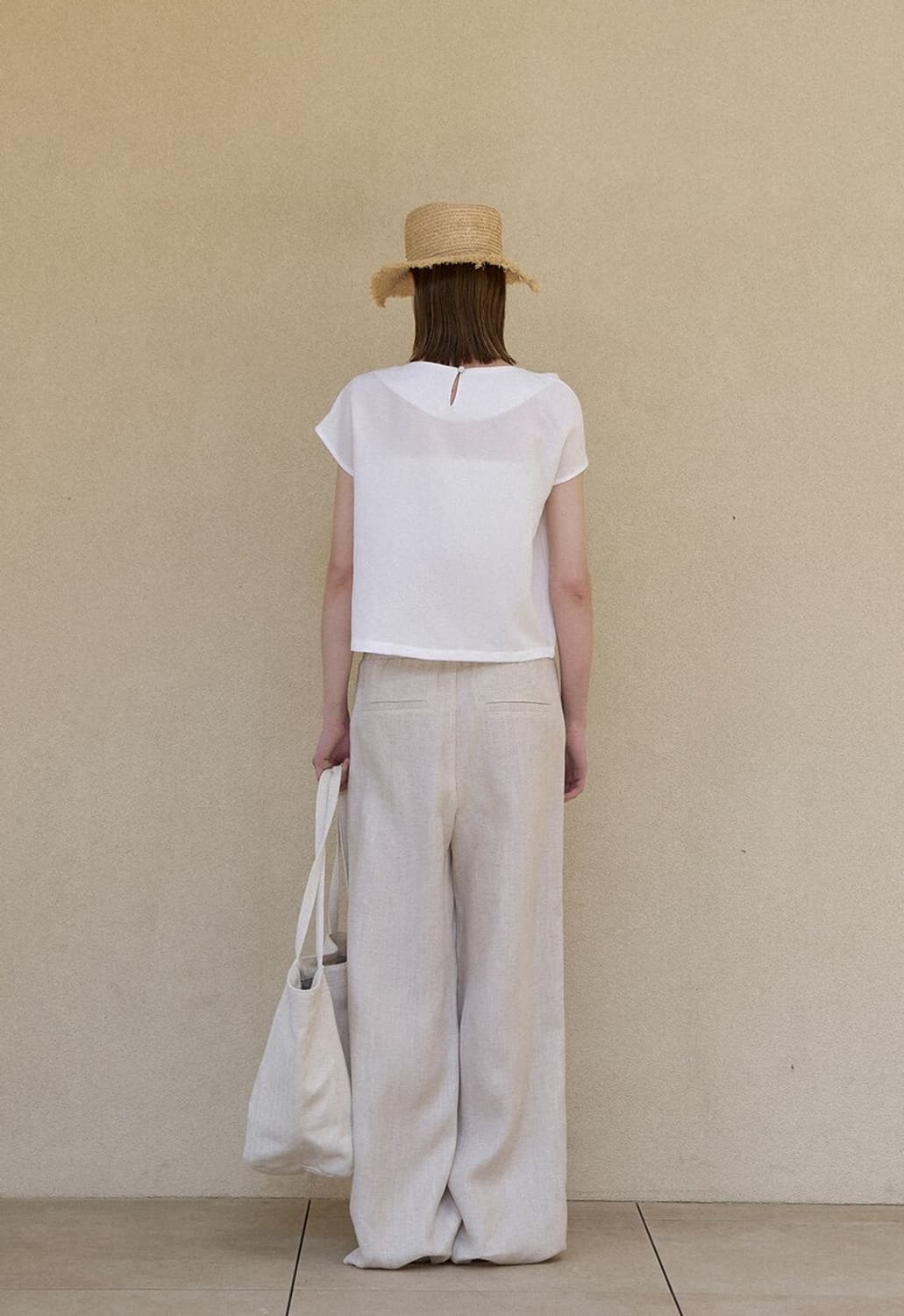 아틀리에 나인 TWIST NECK BUBBLE BLOUSE 상품이미지4