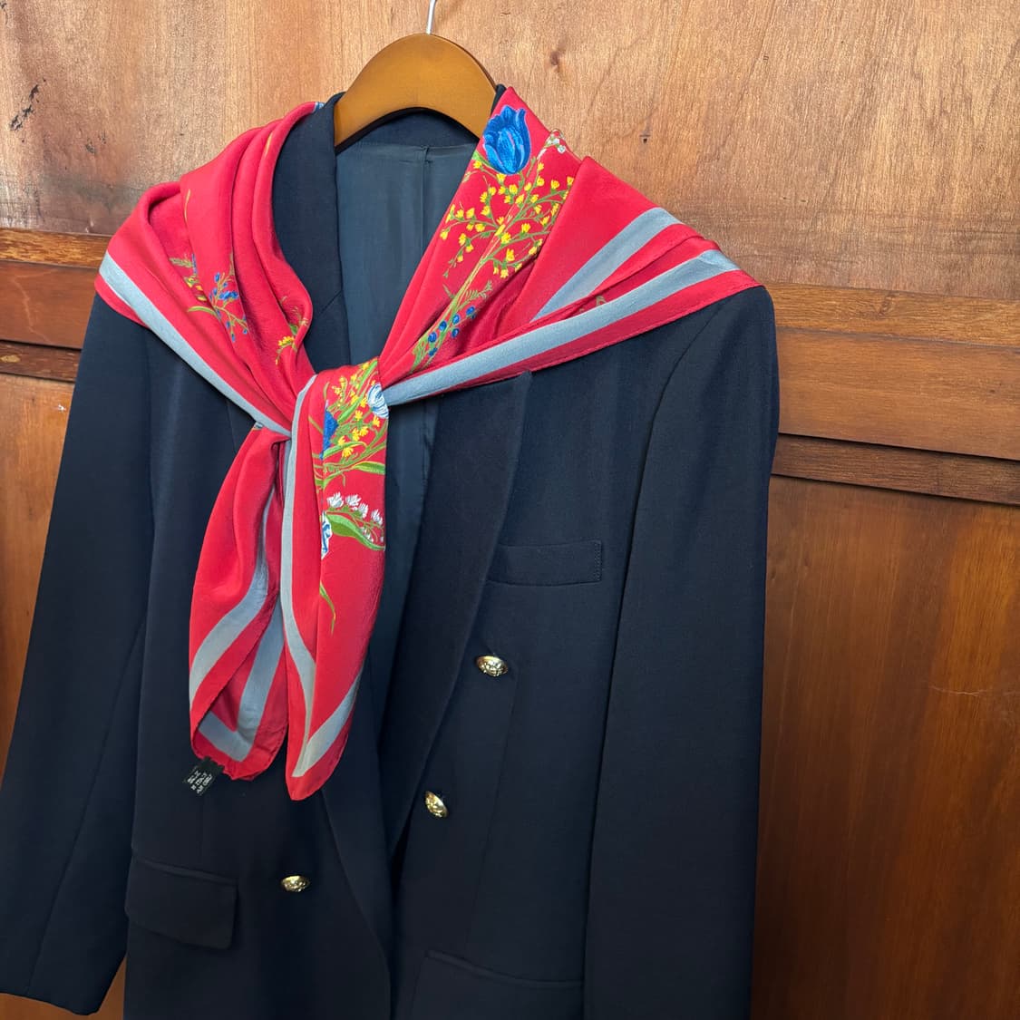 이탈리아 레드 플라워 패턴 클래식 실크 스카프 상품이미지2