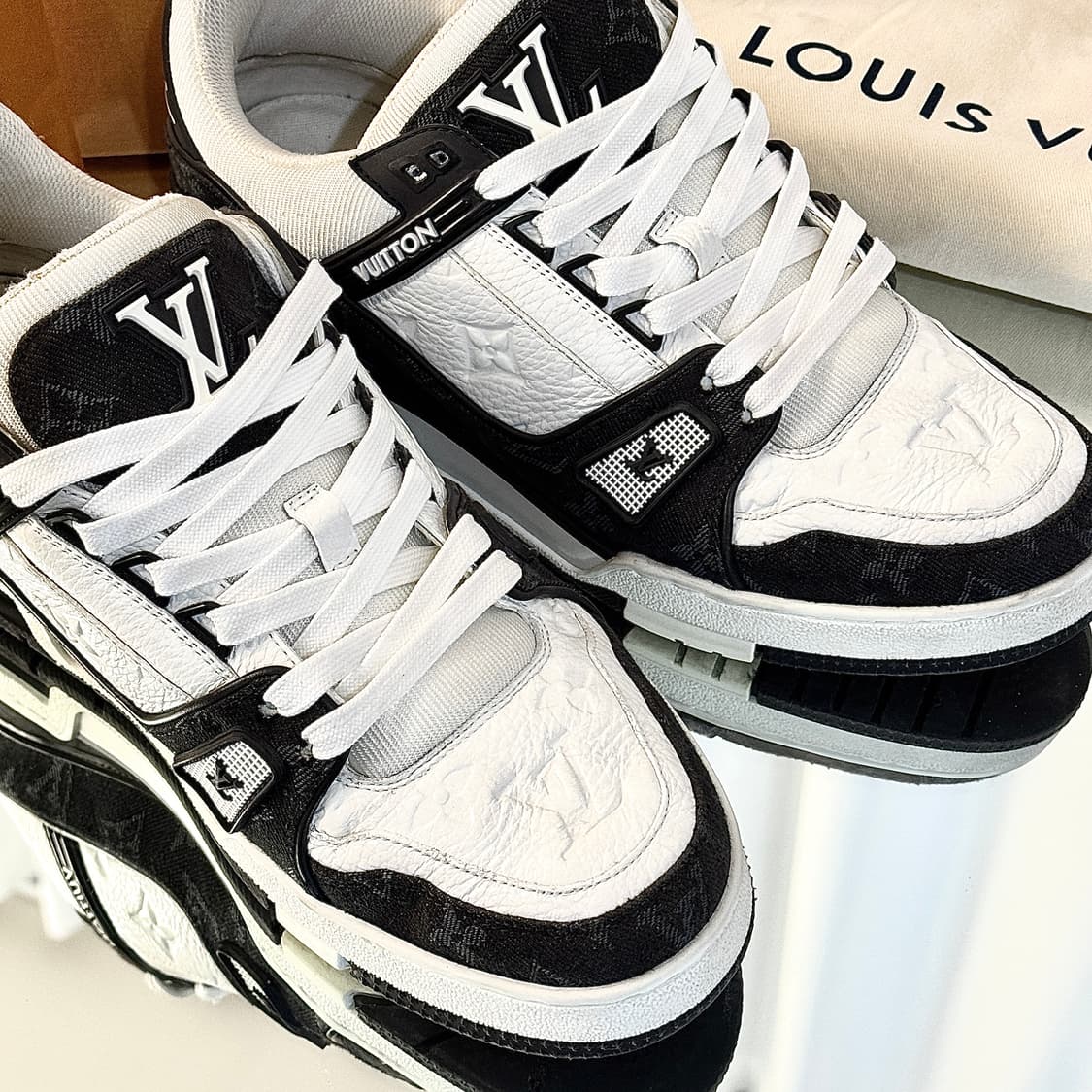 (7.5) 루이비통 LV 트레이너 스니커즈 모노그램 데님 범고래 상품이미지4