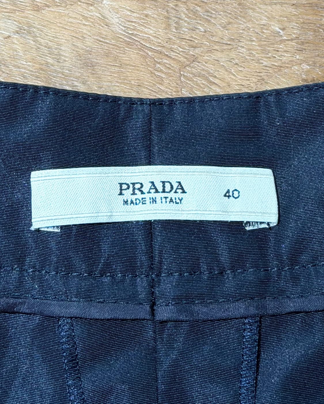 프라다 블랙 핀턱 슬랙스 숏팬츠 상품이미지5