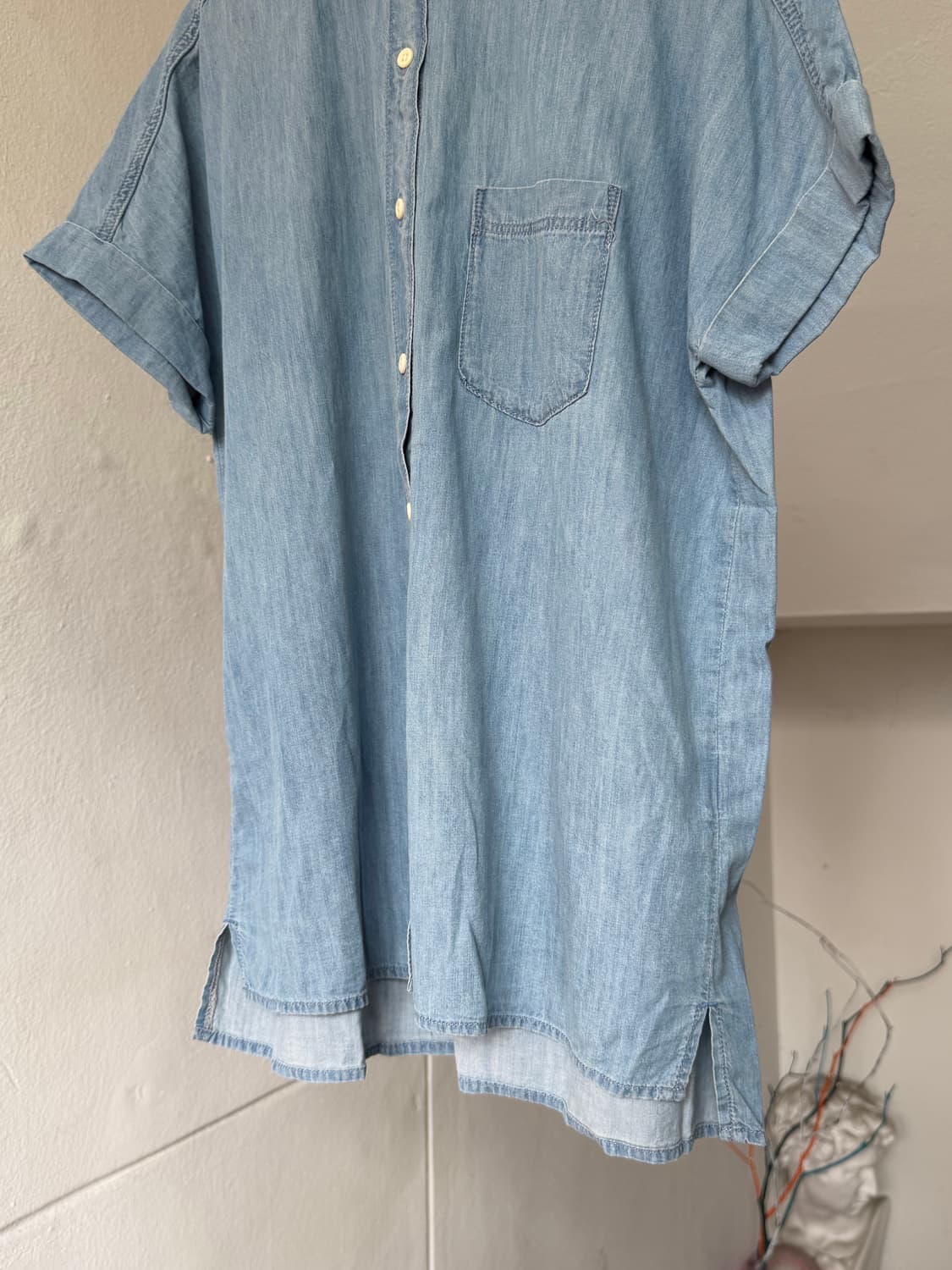 워싱 데님 롤업 반팔 셔츠 상품이미지3