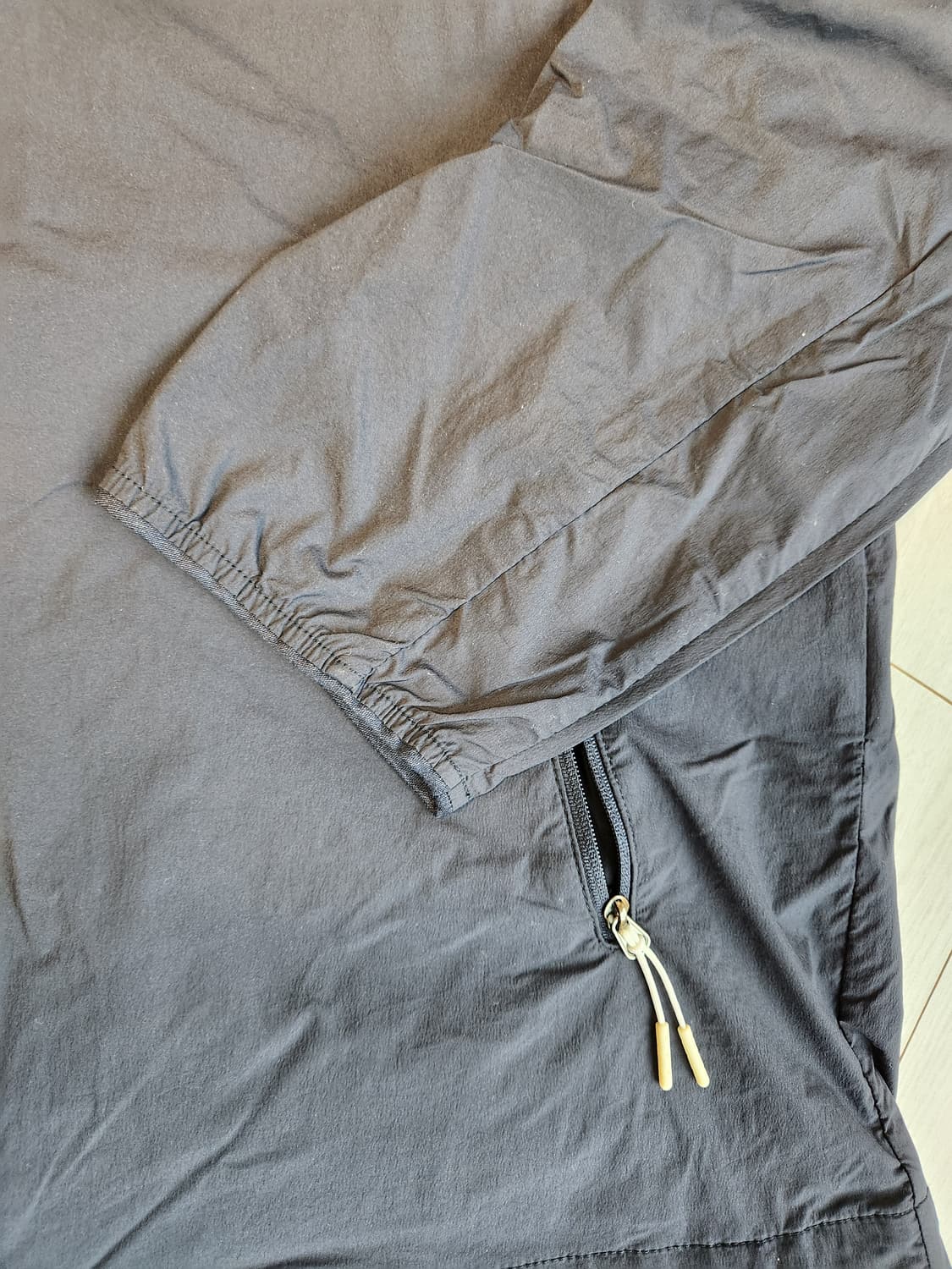 새상품급)푸마 바람막이 사이즈110 상품이미지8