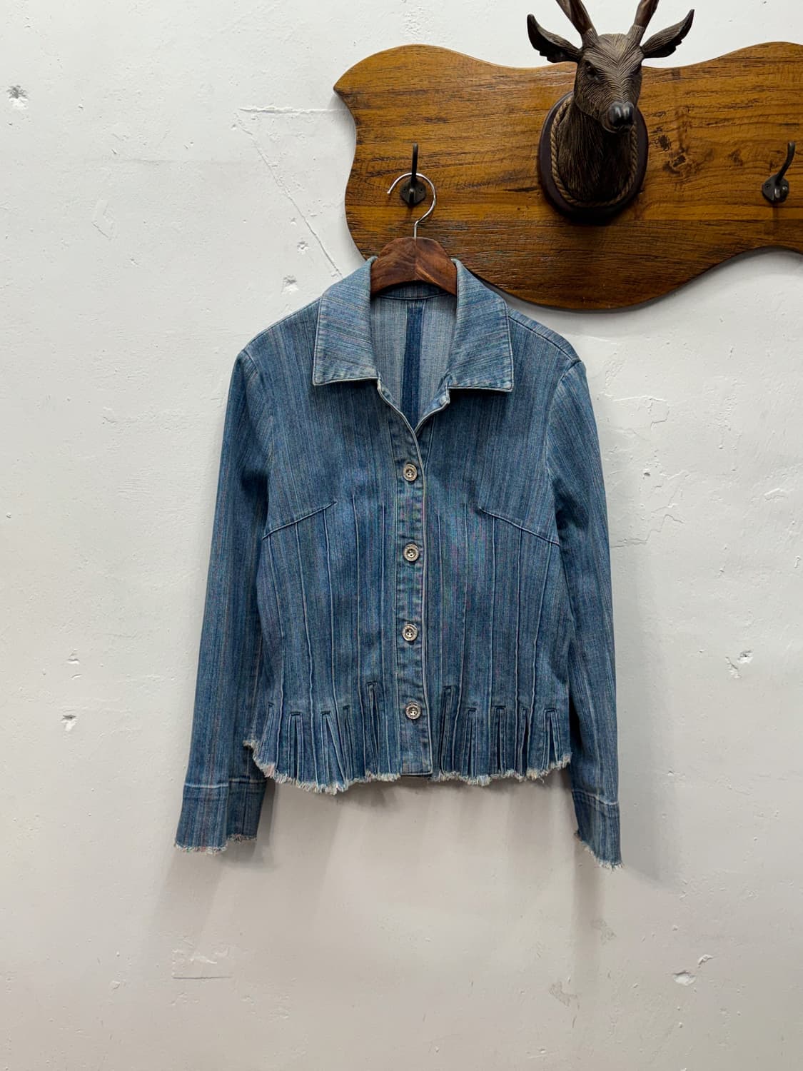 Pleated Raw Hem Denim Jacket 상품이미지1