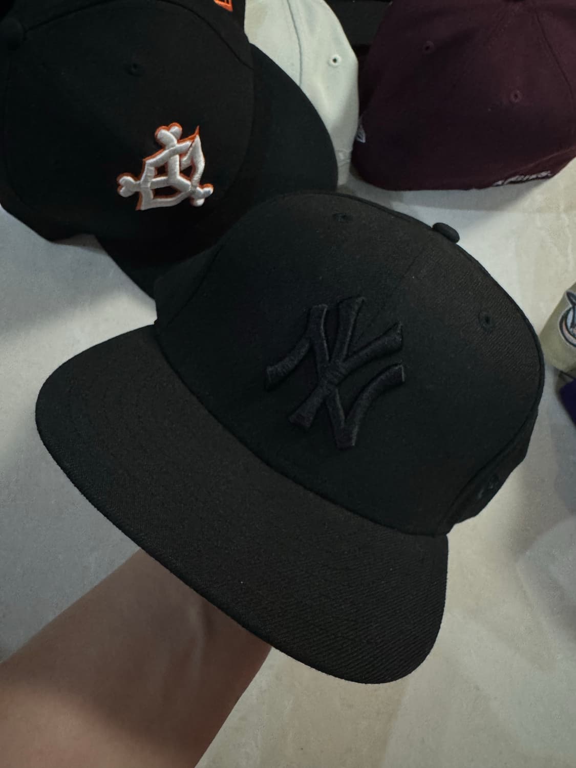 뉴에라 양키즈 캡 5/8 미시착 처분  상품이미지1